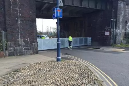 STROOD FLOOD DEFENCES