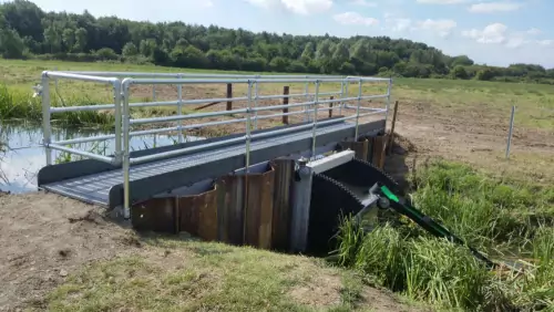 TILTING WEIR, HACKLINGE